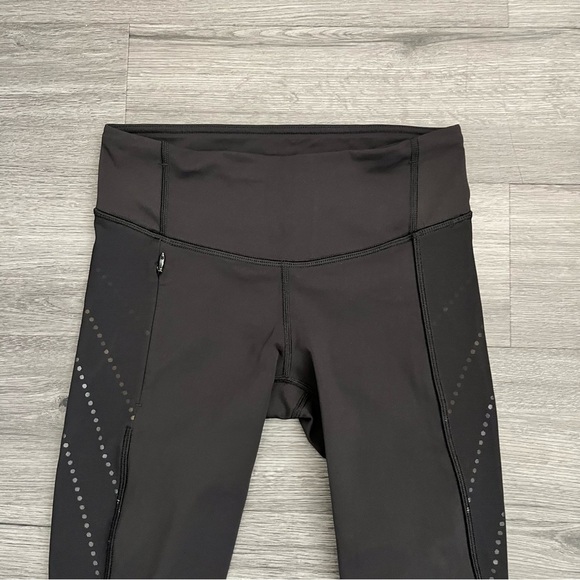 Lululemon Women's Size 4 Run Crop Black Mesh Leggings - Picture 3 of 9